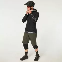 Oakley Elements Shell Jacket -Gore Wear Butik Oakley Elements Shell Jacket Jackets Blackout AW22 FOA40401702EL 1